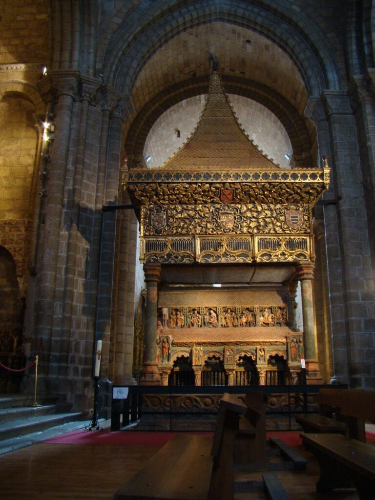 basilica parroquia de los santos hermanos vicente sabina y cristeta