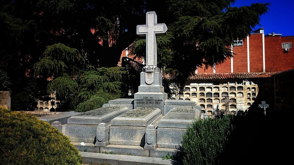 capilla del cementerio sacramental de san lorenzo y san jose