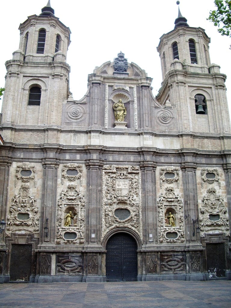 iglesia de santa isabel de portugal y san cayetano